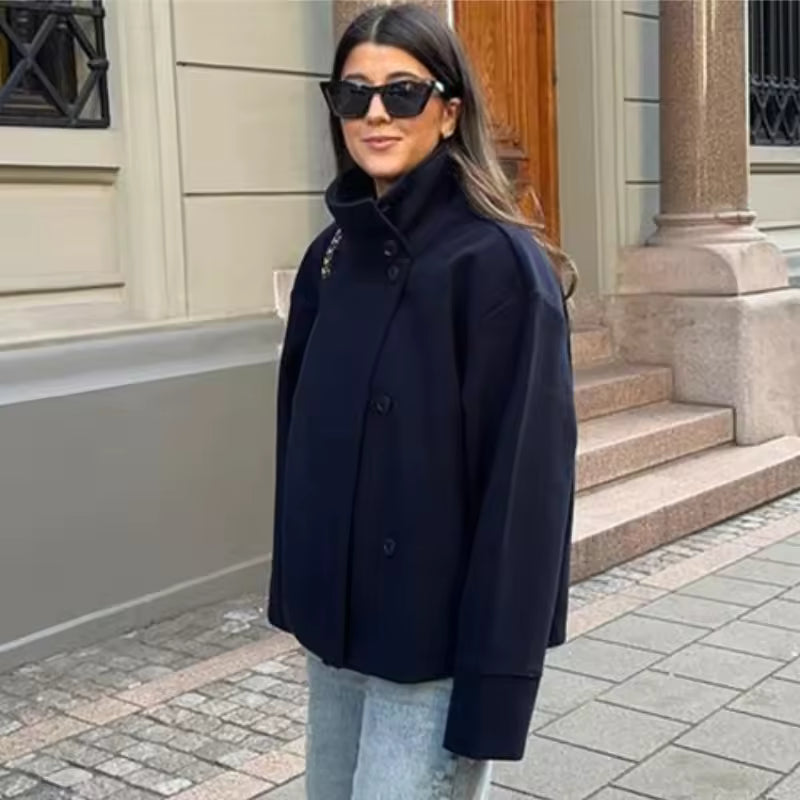 Stylowa Krótka Kurtka | Zapinana na Guziki Kurtka ze Stójką dla kobiet