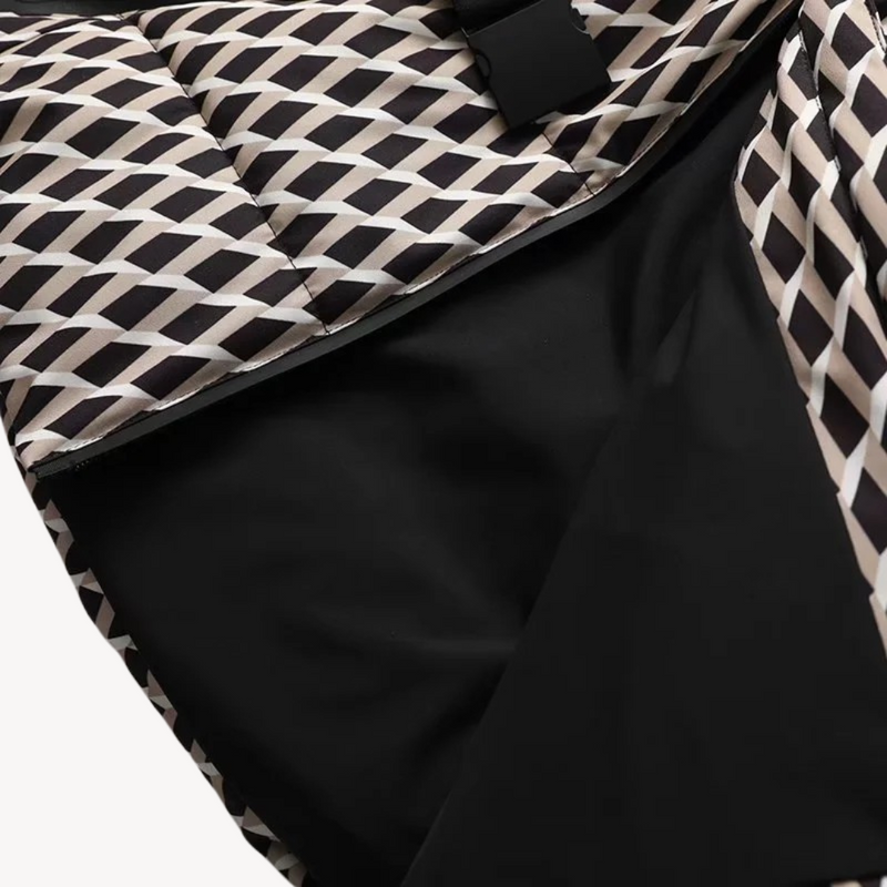 Puffer z Kapturem i Paskiem | Pikowana Kurtka we Wzór Graficzny dla kobiet